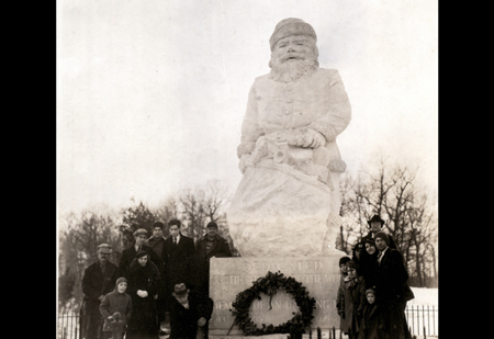 The unveiling of Barrett’s Santa statue on Dec. 23, 1935. (Photo courtesy the Indiana Archives and Records Administration)