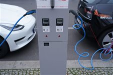 Indiana ponders electric vehicle charger networks; only four stations in state currently appear to be NEVI compliant