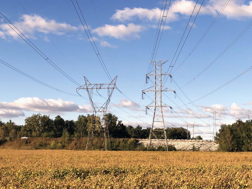 Transmission lines near East Mt. Carmel, Ind. (Photo by Robert Zullo/States Newsroom)