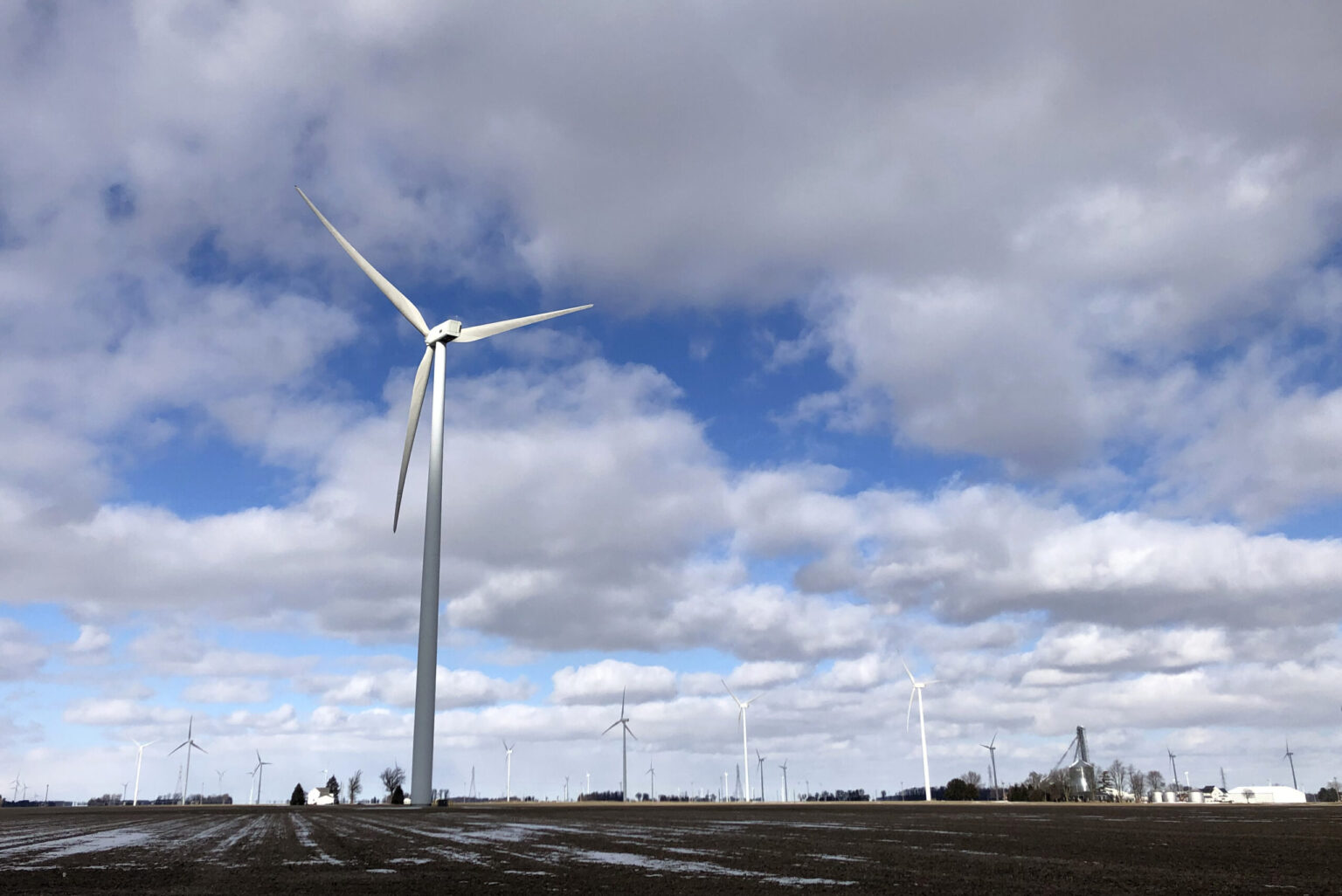 Indiana needs renewable energy, not coal, to attract and power the "21st Century Gold Rush." (Robert Zullo/States Newsroom)