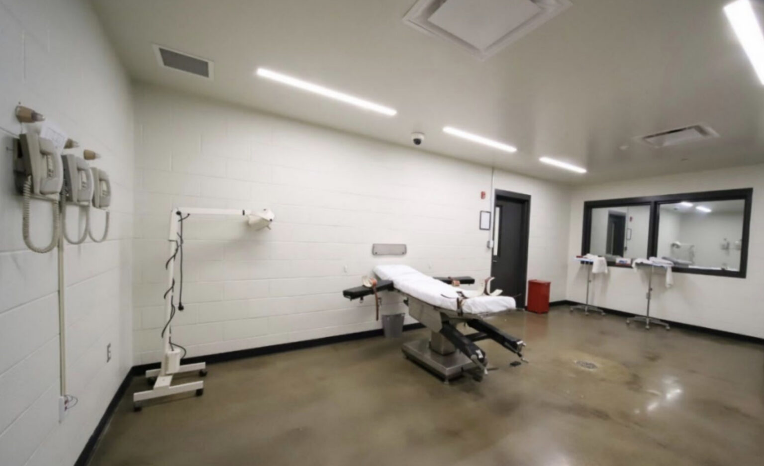 nside the death chamber at the Indiana State Prison in Michigan City. (Photo provided by the Indiana Department of Correction)