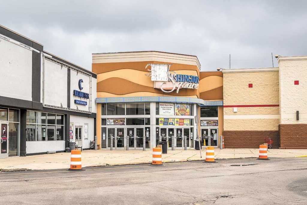 Space in the mall rents for as little as $1 per square foot per year. Retail rent in the Indianapolis area normally runs from $15 to $40 per square foot per year. (IBJ photo/Chad Williams)