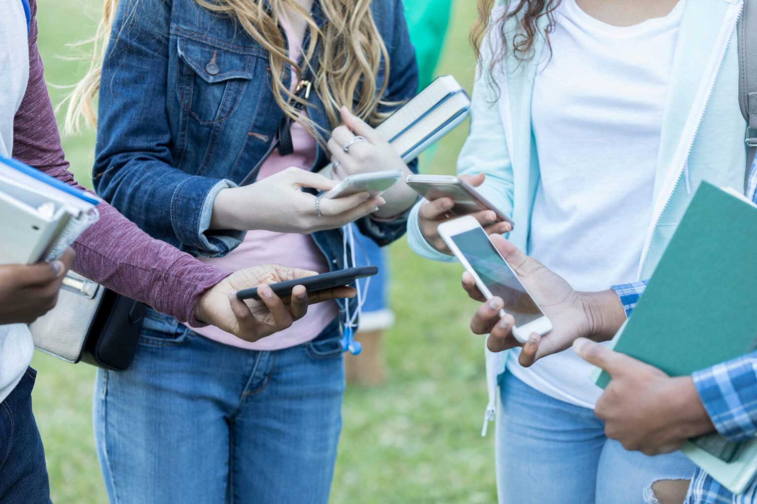 The U.S. Education Department has urged schools and districts to set policies governing smartphone use in schools. (Photo by SDI Productions via Getty Images)