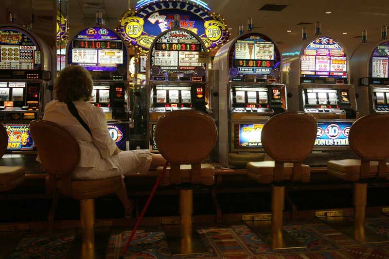 Indiana lawmakers have advanced a bill allowing for relocation of the Rising Star Casino's license. (Photo by Spencer Platt/Getty Images)