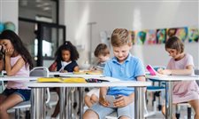 Indiana House panel weighs tighter school cellphone ban — but districts seek more flexibility