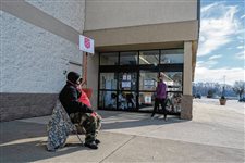 Struggling to ring in the season: Salvation Army’s problem of finding Columbus bell ringers continues